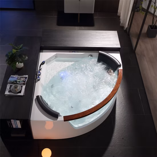 Baignoire jacuzzi au design noble (M